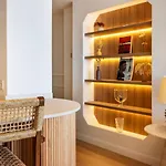 Pink Frontline Premium Apartman